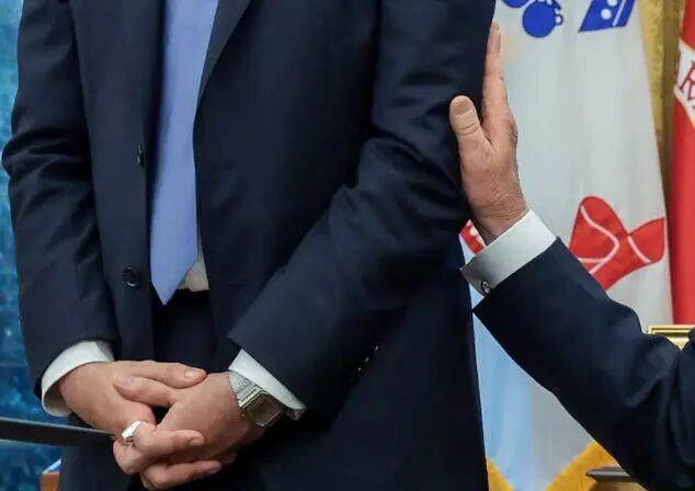 昔日死敌“化干戈为玉帛”，全美傻眼：你俩啥时候好上的！